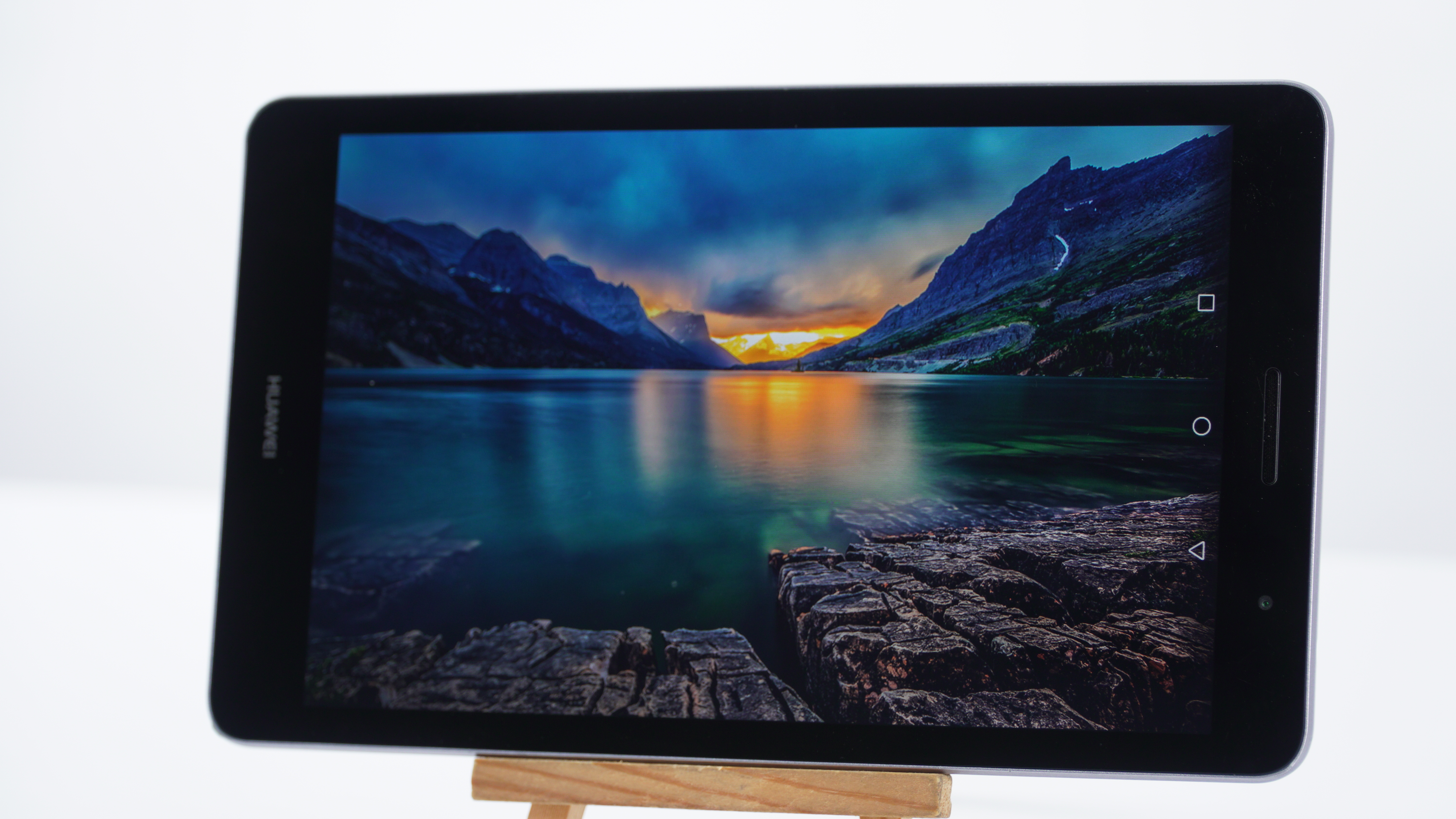 Huawei MediaPad T3-8 sỡ hữu màn hình đẹp