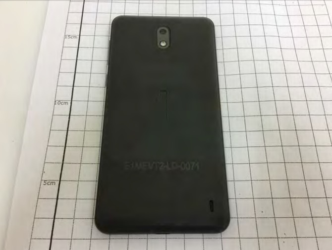 Hình ảnh thực tế của Nokia 2 bị rò rỉ thông qua các tài liệu giám định được nộp lên ủy ban FCC