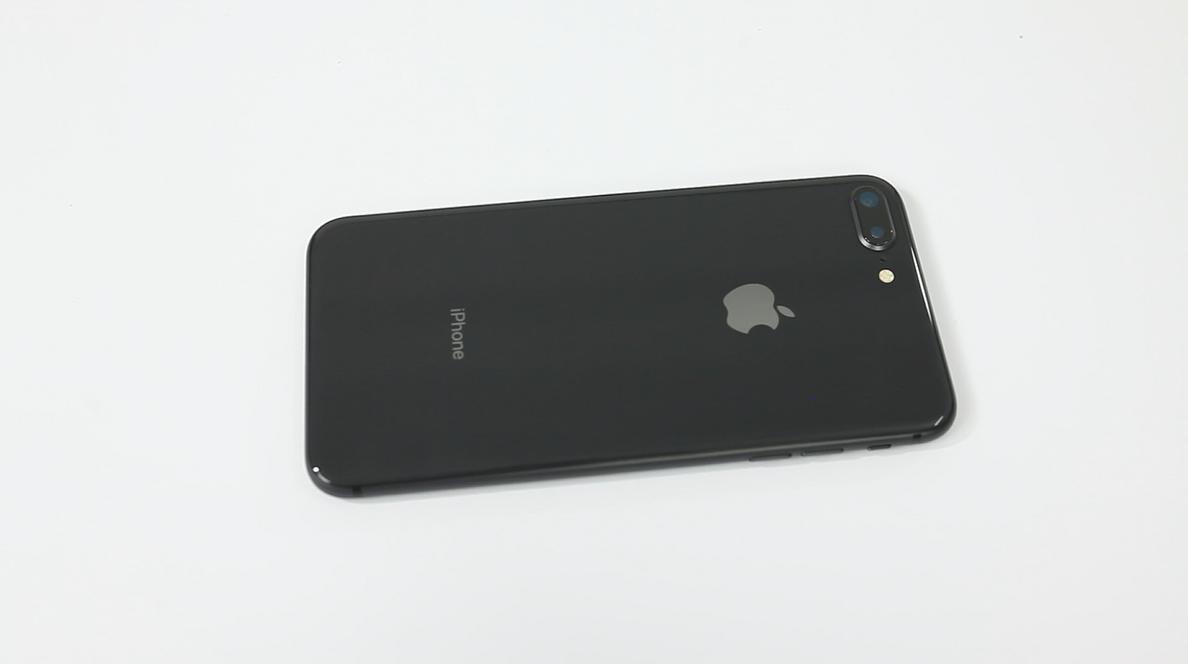 Sforum - Trang thông tin công nghệ mới nhất 2017-09-21_232829 Mở hộp iPhone 8 Plus tại VN: Thiết kế mới bằng kính, giá từ 23 triệu đồng 