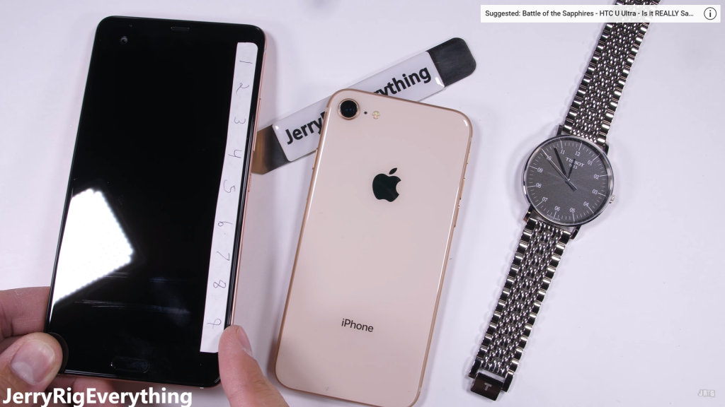 Kính sapphire nguyên chất giống như trên HTC U Ultra Sapphire chỉ bắt đầu xước ở mức độ 8 trên thang Mohs