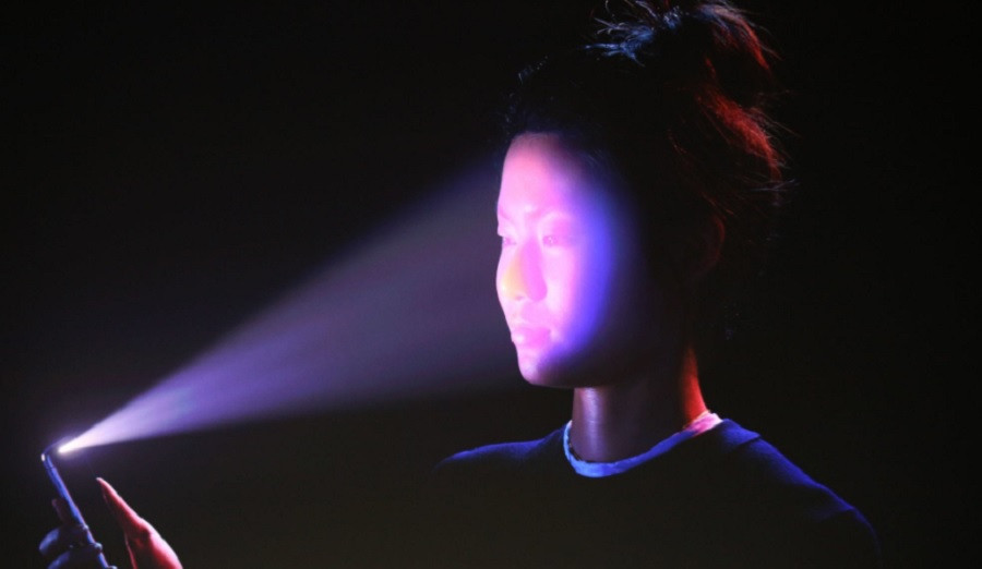 FaceID, tính năng nhận diện khuôn mặt được Apple tập trung phát triển, với sự hỗ trợ của chip A11 Bionic và camera TrueDepth