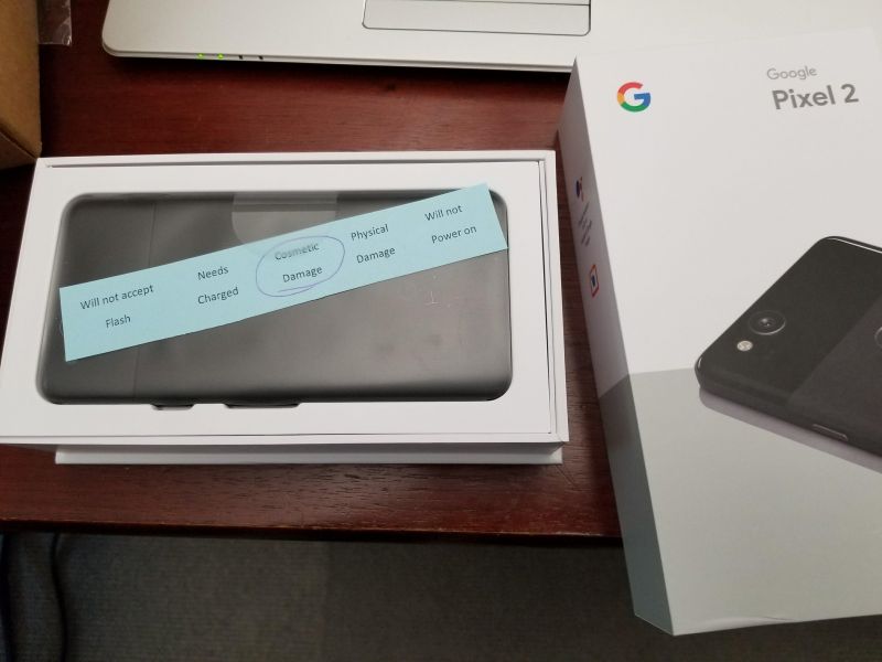 Chiếc Pixel 2 kèm theo 
