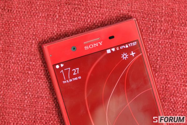 Sony XZ Premium được trang bị 2 loa trên và dưới