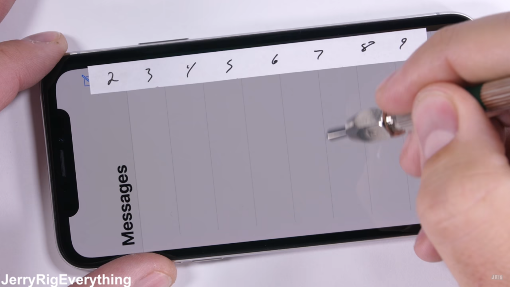Màn hình của iPhone X bắt đầu xước ở mức độ 6