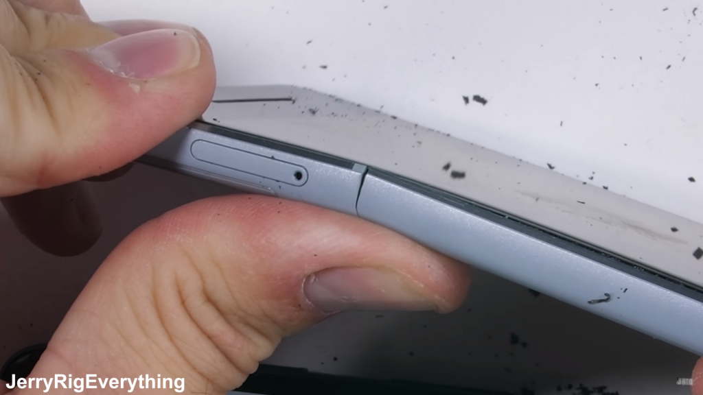 Chiếc Pixel 2 đã không thể làm được điều tương tự do vị trí đặt dải ăng ten