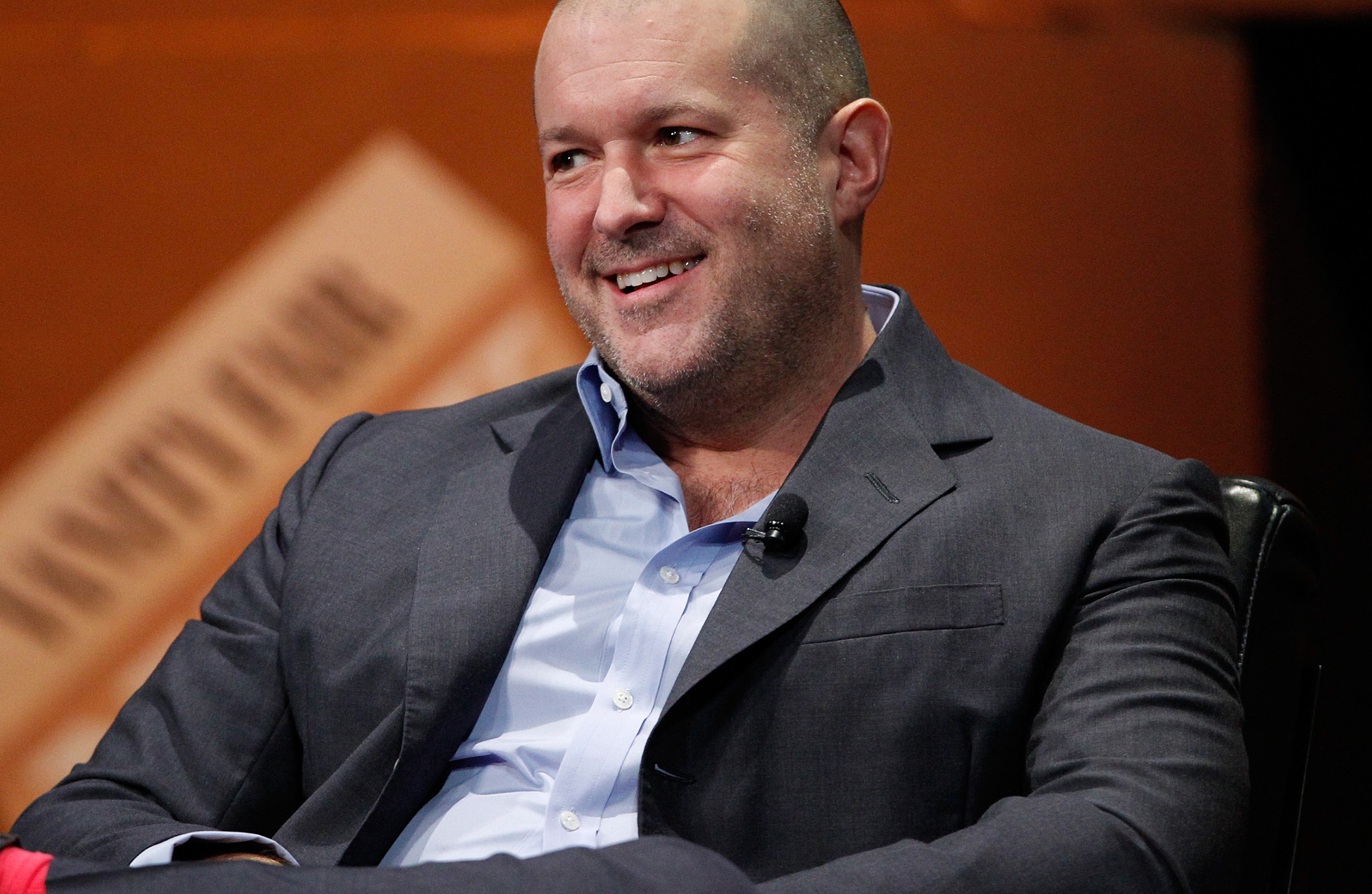 Jony Ive quay lại tiếp quản đội ngũ thiết kế của Apple