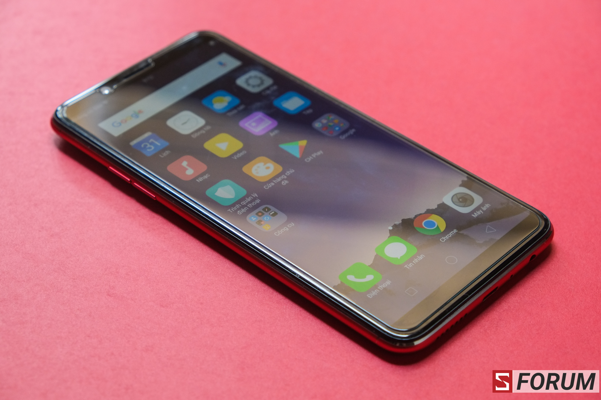 Trên tay Oppo F5 6GB RED: Sắc màu cho mùa lễ hội