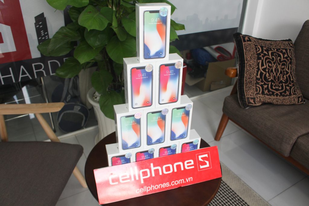 iPhone X hiện đã về ngập kho tại hệ thống cửa hàng CellphoneS