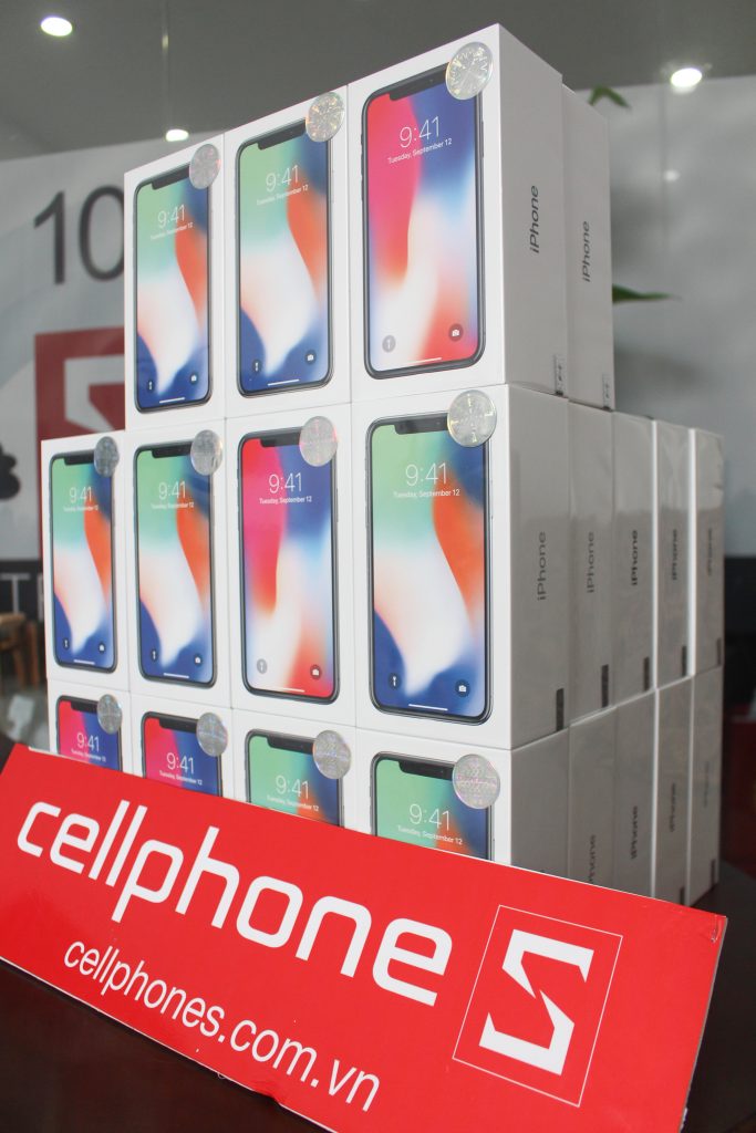 Máy được phân phối bởi FPT Trading, đơn vị nhập khẩu iPhone chính hãng tại Việt Nam