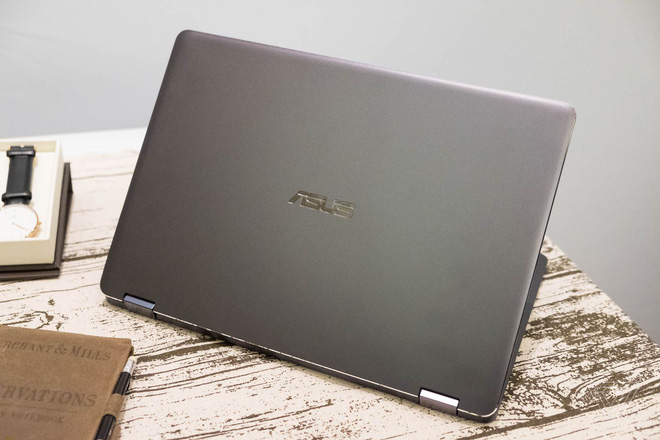 Còn Asus NovaGo có thiết kế giống với các mẫu laptop truyền thống nhưng màn hình có thể xoay 360 độ để sử dụng dưới dạng tablet