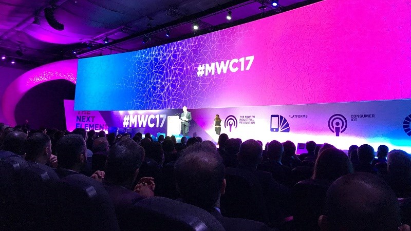 Theo thông lệ, Samsung sẽ cho ra mắt flagship của mình tại triển lãm MWC hằng năm. Tuy nhiên, các tin đồn lại cho biết rằng Galaxy S9 và S9+ sẽ được ra mắt tại CES 2018 vào tháng 1 tới