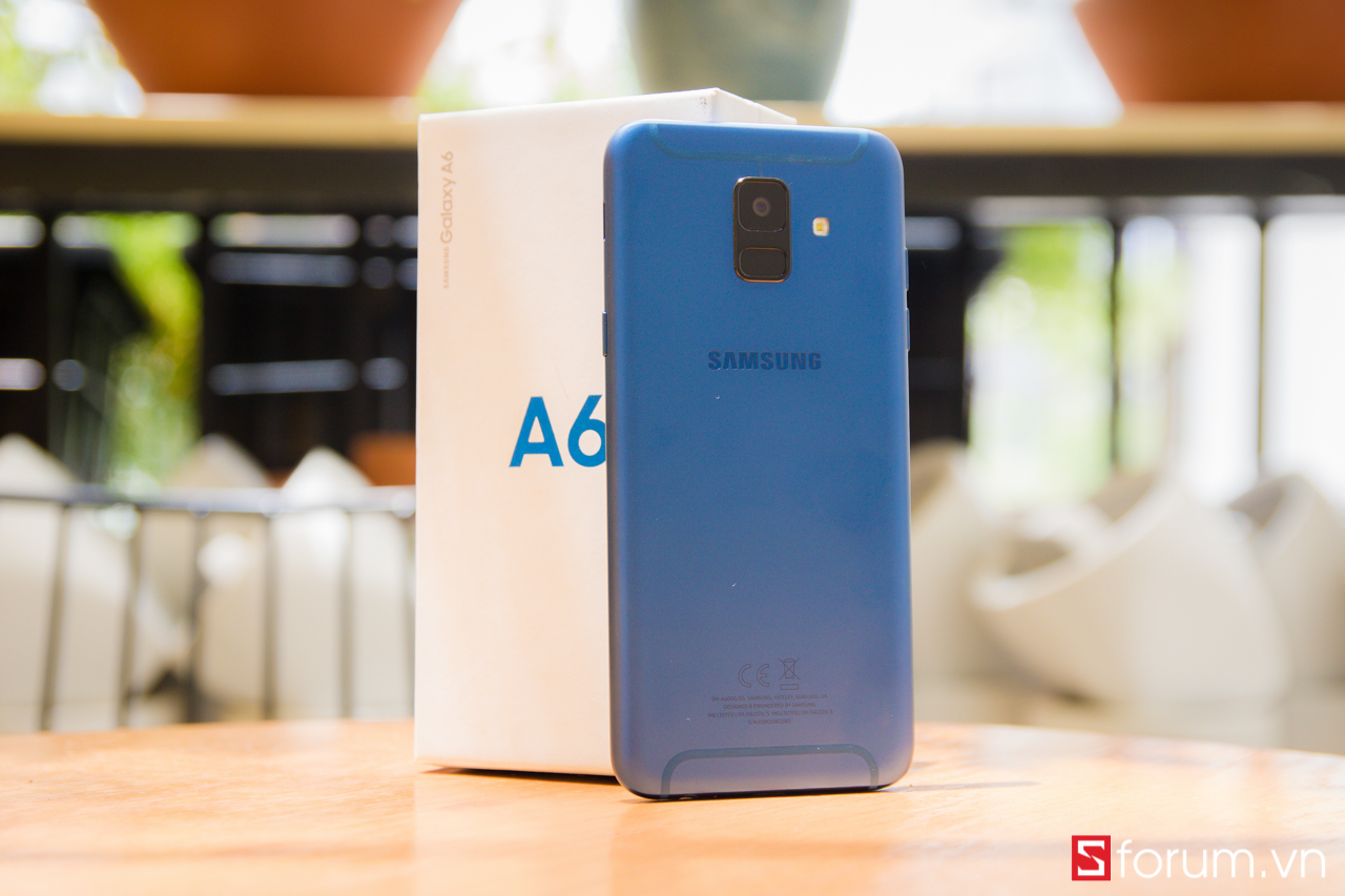 Samsung Galaxy A6 ra mắt với thiết kế pha trộn giữa dòng A và dòng J