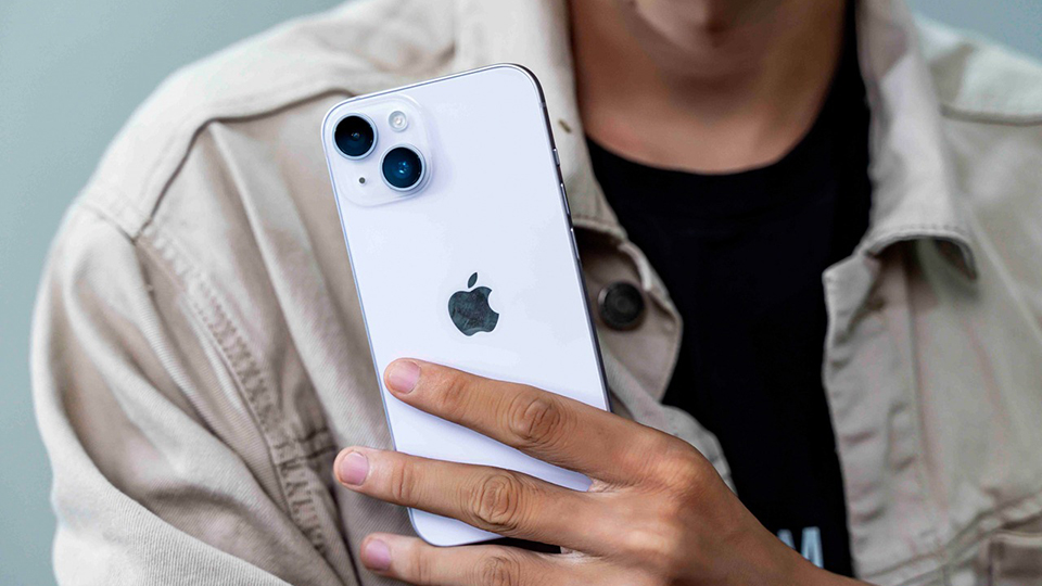 Với tầm giá 20 triệu đồng, nên mua smartphone cao cấp nào là hợp lý nhất?