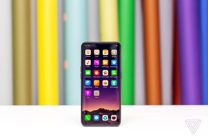 OPPO Find X được trang bị một màn hình không viền bezel thực sự, không có tai thỏ