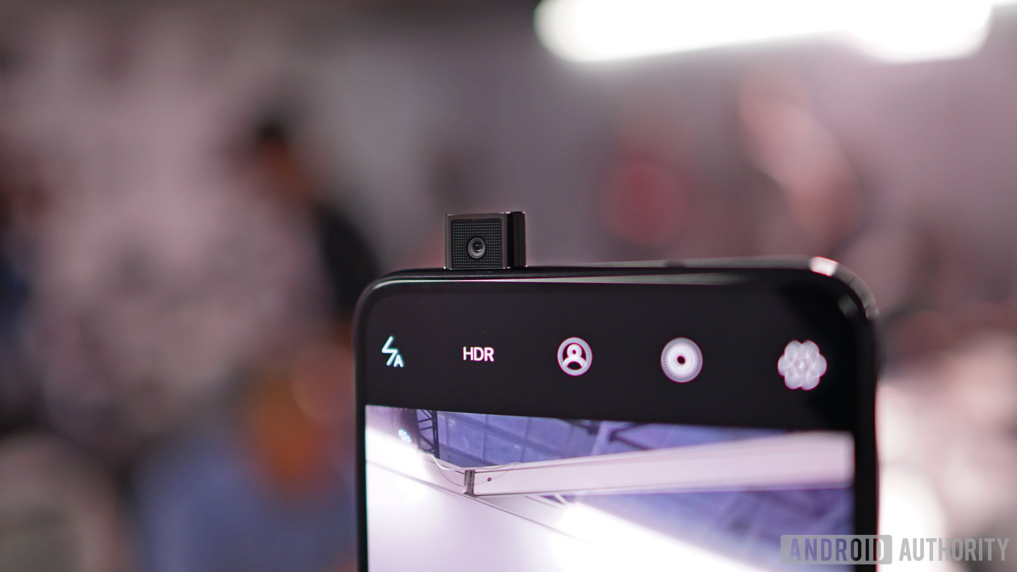 Vivo NEX ra mắt với cụm camera selfie 