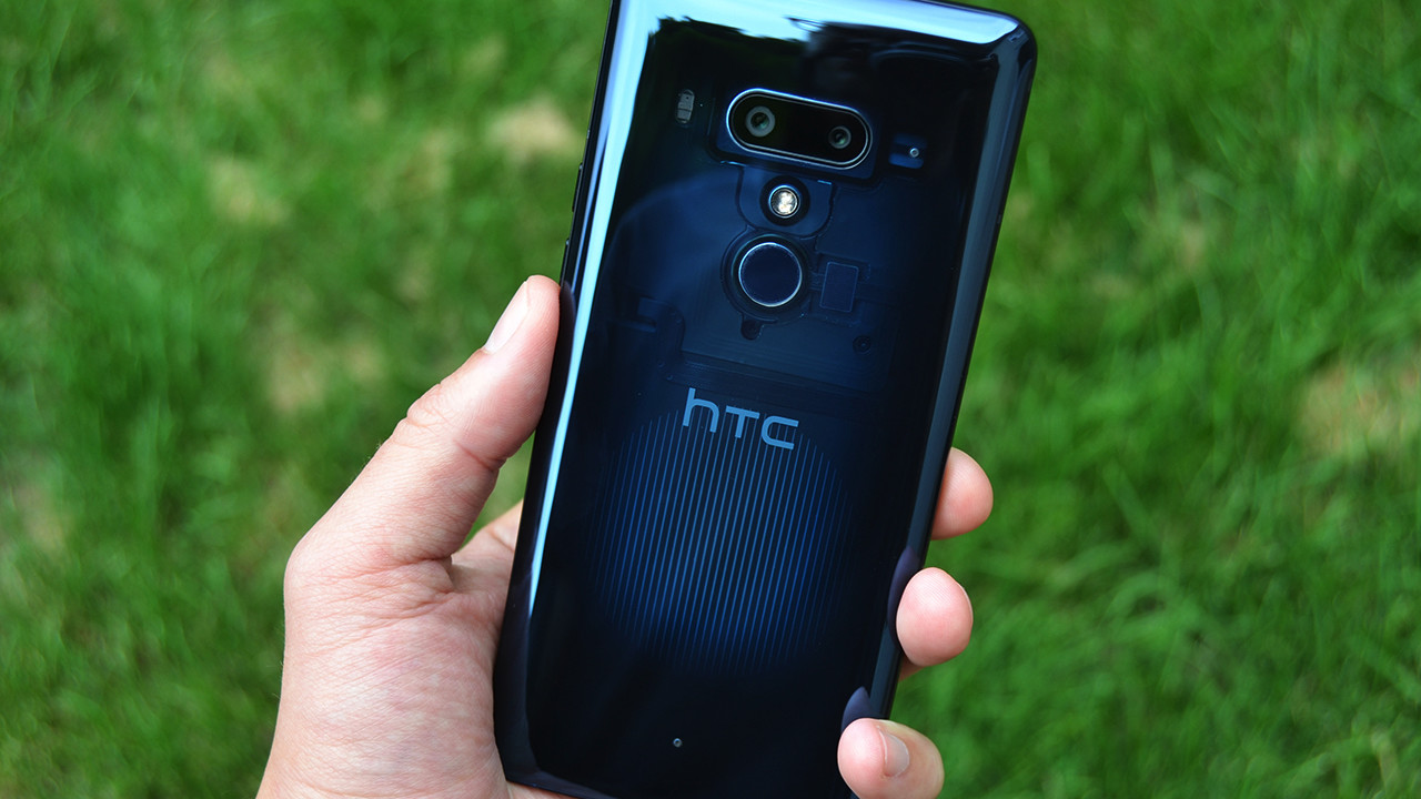 HTC U12 Plus có mức giá khá cao, cao hơn cả Google Pixel 2 hay Galaxy S9