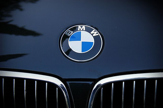 Fossil hợp tác với BMW ra mắt smartwatch thương hiệu BMW cao cấp