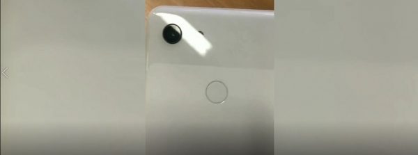 Lộ hình ảnh trên tay Pixel 3 XL: Màn hình 6.7 inch và pin 3.430 mAh