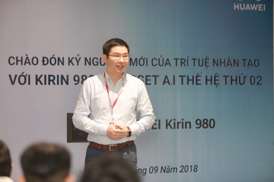  Arron Liu - Giám đốc Marketing Huawei smartphone Việt Nam