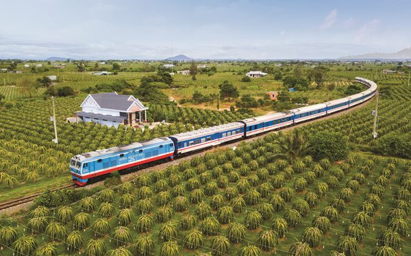 Đường sắt Việt Nam sẽ tăng cường khoảng 15 đôi tàu bao gồm cả tàu Thống Nhất và tàu khu đoạn ở các tuyến có nhu cầu cao để đáp ứng nhu cầu đi lại.