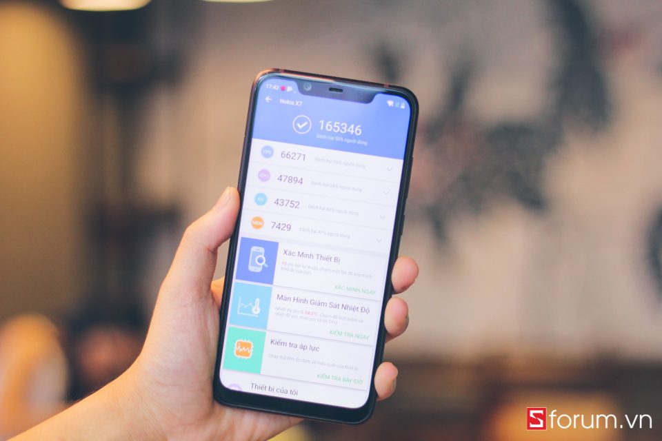 Máy đã đạt hơn 165.000 điểm trong Antutu