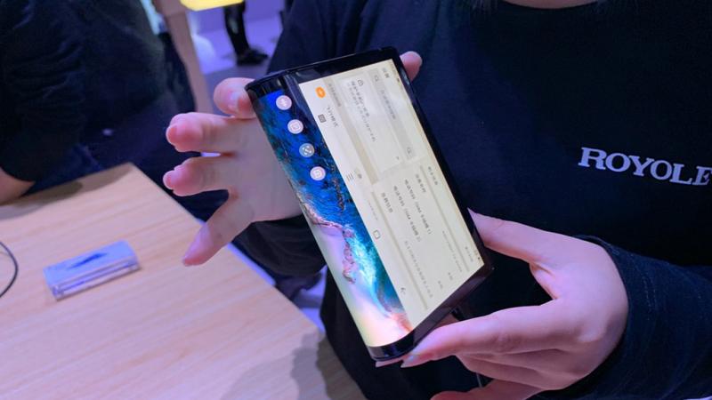 Royole ra mắt FlexPai, smartphone màn hình gập đầu tiên trên thế giới