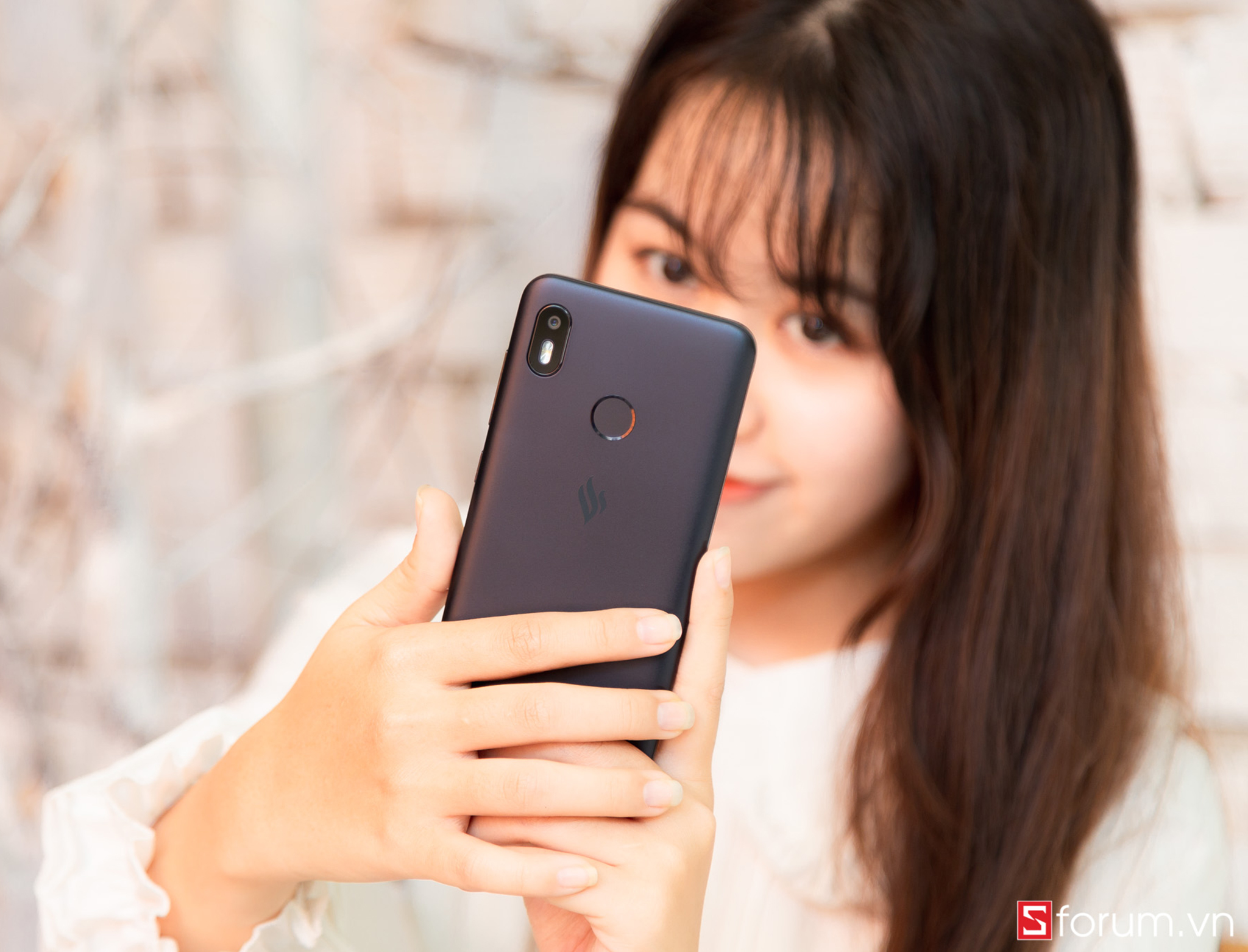 Sforum - Trang thông tin công nghệ mới nhất vsmart-joy-1-cellphones-coverbaiviet Đánh giá chi tiết Vsmart Joy 1: Chiếc smartphone tốt nhất của người Việt 