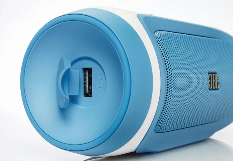 Đừng sạc loa Bluetooth quá lâu.