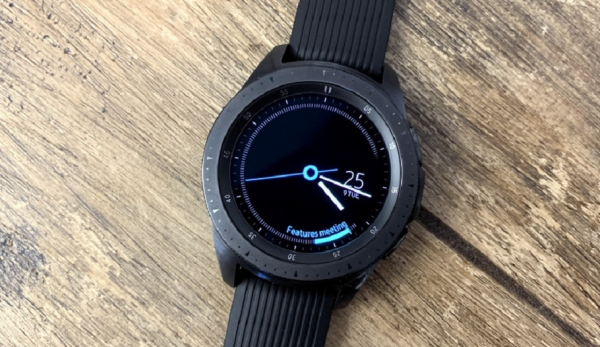 Thay mặt đồng hồ độc đáo cho Samsung Galaxy Watch.