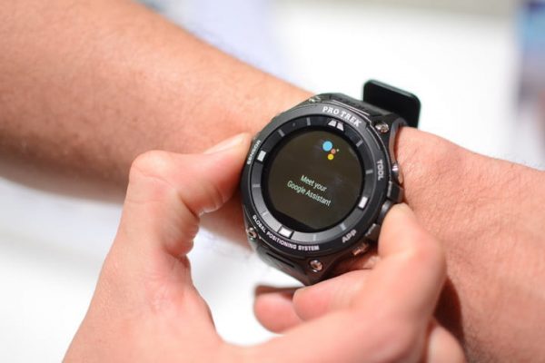 Restart lại đồng hồ Android Wear.