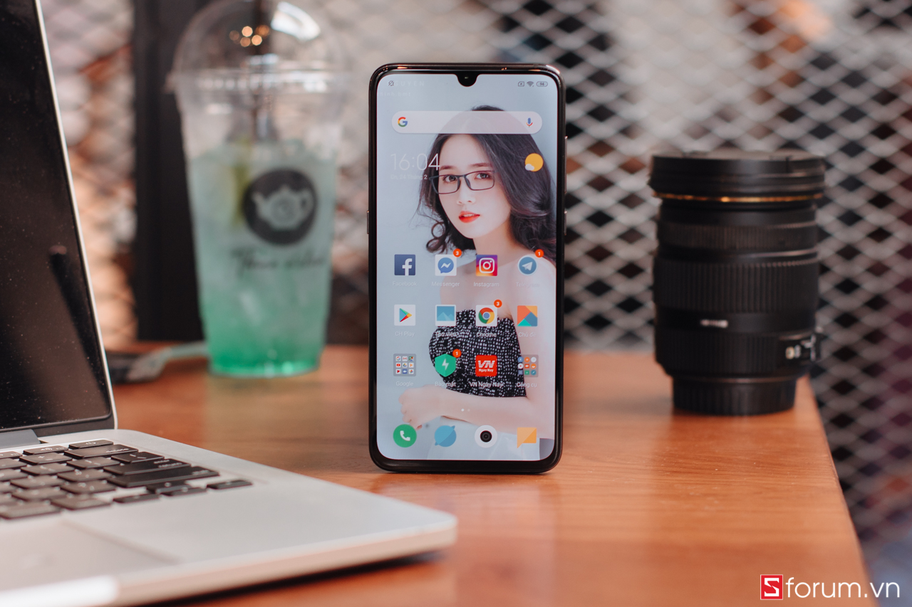 Sforum - Trang thÃ´ng tin cÃ´ng nghá» má»i nháº¥t IMG_0033 TrÃªn tay Xiaomi Mi 9 chÃ­nh hÃ£ng: Tuyá»t quÃ¡ Xiaomi Æ¡i! 