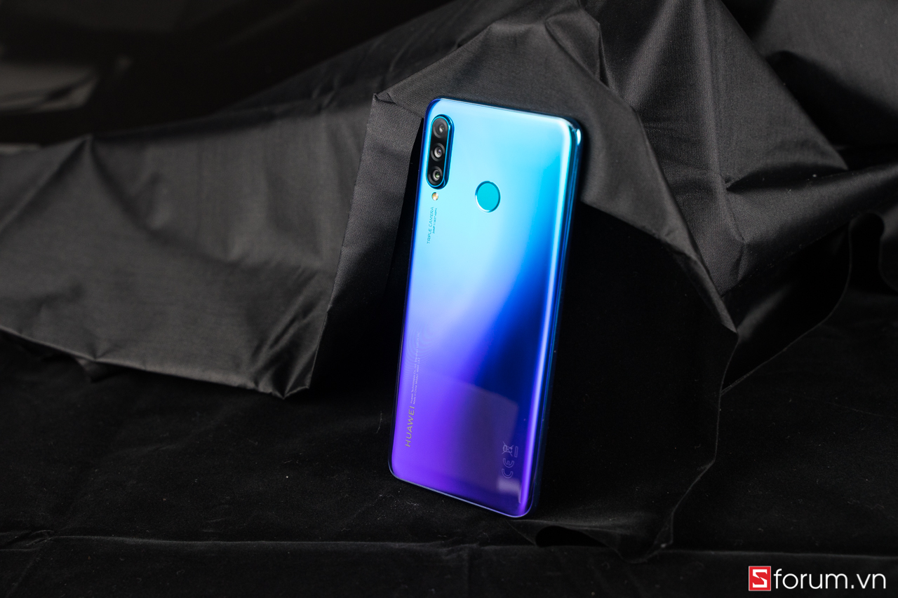 Sforum - Trang thÃ´ng tin cÃ´ng nghá» má»i nháº¥t DSC5777-1 TrÃªn tay P30 Lite chÃ­nh hÃ£ng: MÃ n hÃ¬nh giá»t nÆ°á»c, 3 camera sau, 6GB RAM, giÃ¡ 7.49 triá»u 