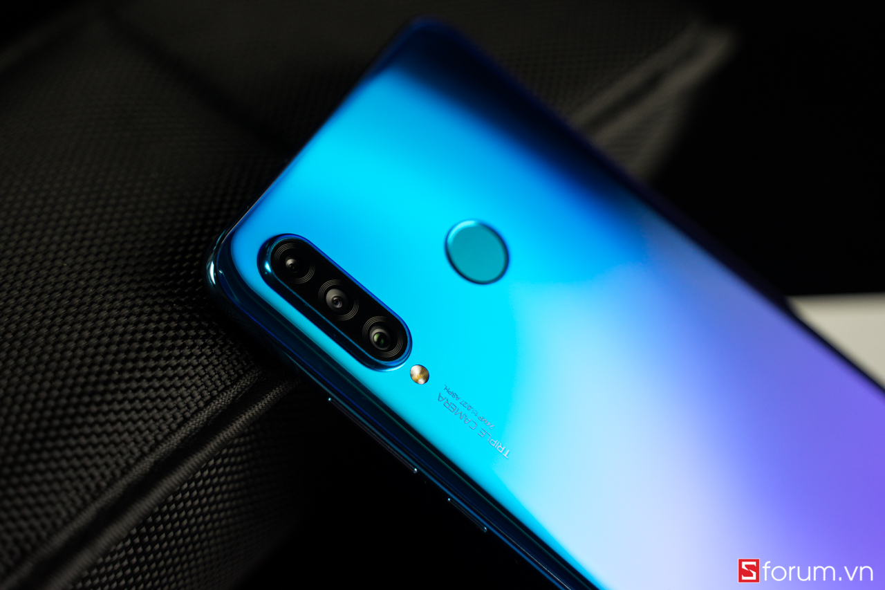 Sforum - Trang thÃ´ng tin cÃ´ng nghá» má»i nháº¥t DSC5796-1 TrÃªn tay P30 Lite chÃ­nh hÃ£ng: MÃ n hÃ¬nh giá»t nÆ°á»c, 3 camera sau, 6GB RAM, giÃ¡ 7.49 triá»u 