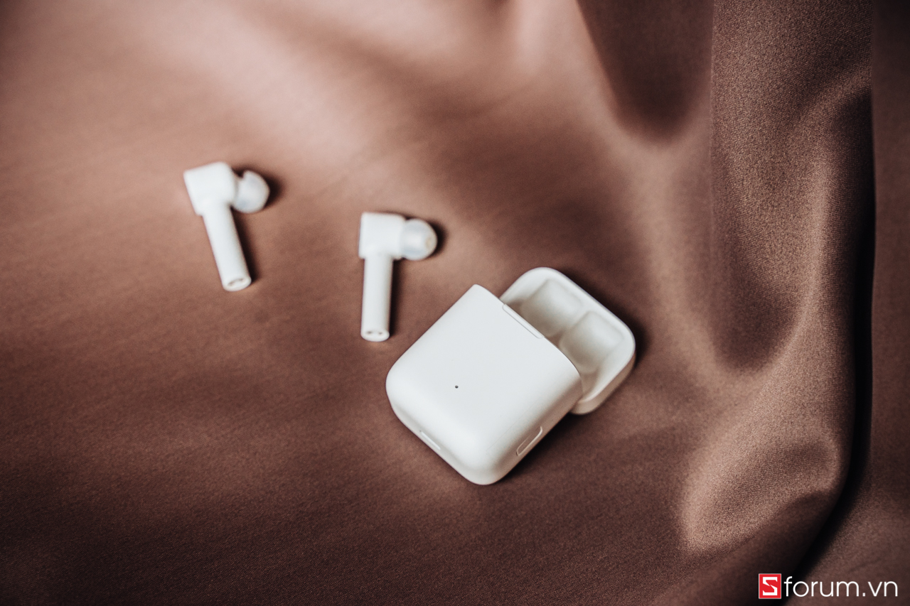 Sforum - Trang thÃ´ng tin cÃ´ng nghá» má»i nháº¥t DSC0527 TrÃªn tay Xiaomi AirDots Pro: AirPods phiÃªn báº£n giÃ¡ chá» báº±ng 1/3, cÃ³ cáº£ cáº£m á»©ng vÃ  chá»ng á»n chá»§ Äá»ng xá»n hÆ¡n báº£n gá»c 