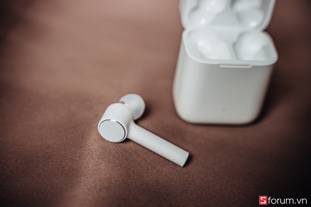 Sforum - Trang thÃ´ng tin cÃ´ng nghá» má»i nháº¥t DSC0531 TrÃªn tay Xiaomi AirDots Pro: AirPods phiÃªn báº£n giÃ¡ chá» báº±ng 1/3, cÃ³ cáº£ cáº£m á»©ng vÃ  chá»ng á»n chá»§ Äá»ng xá»n hÆ¡n báº£n gá»c 