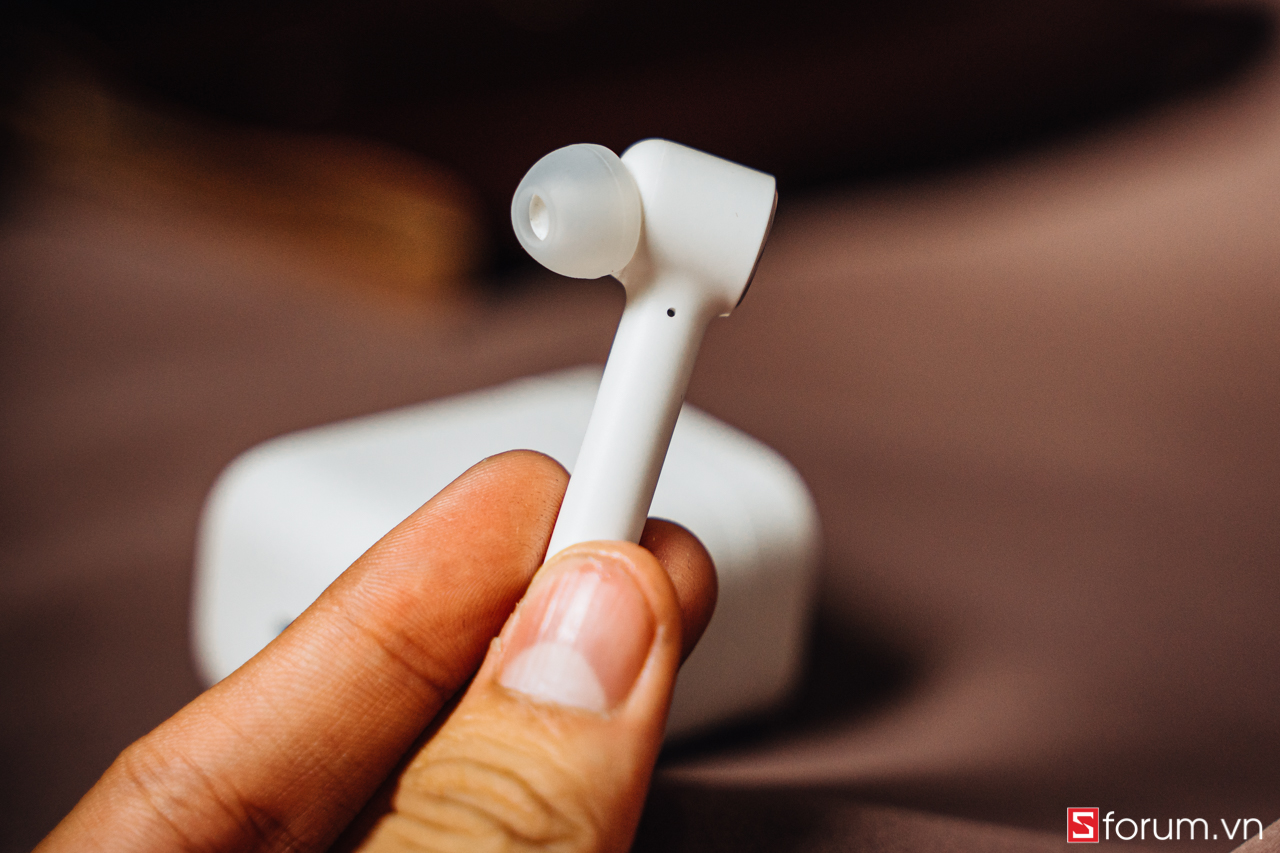 Sforum - Trang thÃ´ng tin cÃ´ng nghá» má»i nháº¥t DSC0541 TrÃªn tay Xiaomi AirDots Pro: AirPods phiÃªn báº£n giÃ¡ chá» báº±ng 1/3, cÃ³ cáº£ cáº£m á»©ng vÃ  chá»ng á»n chá»§ Äá»ng xá»n hÆ¡n báº£n gá»c 