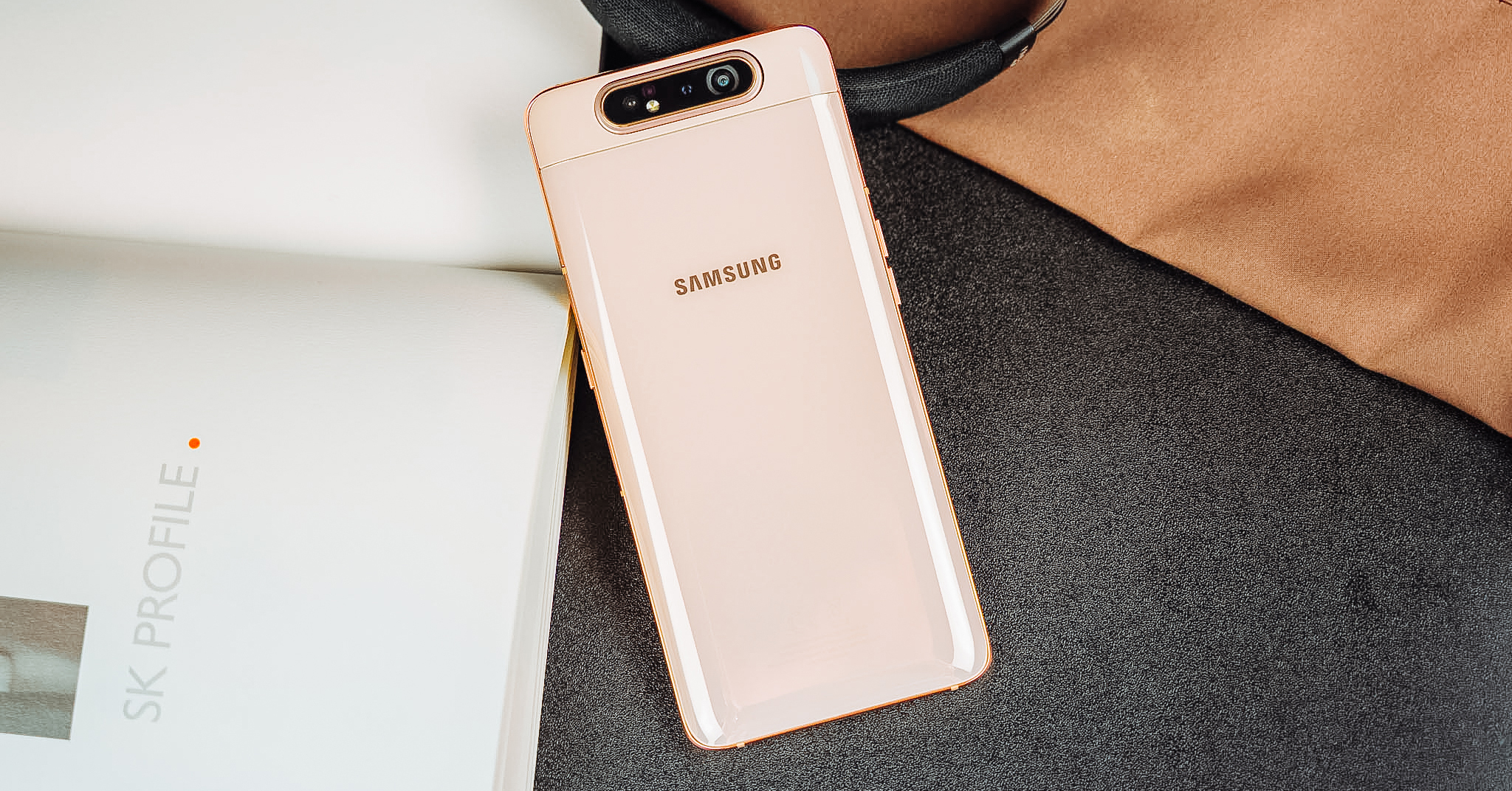 Đừng vội "chê" Samsung Galaxy A80 "đắt"...