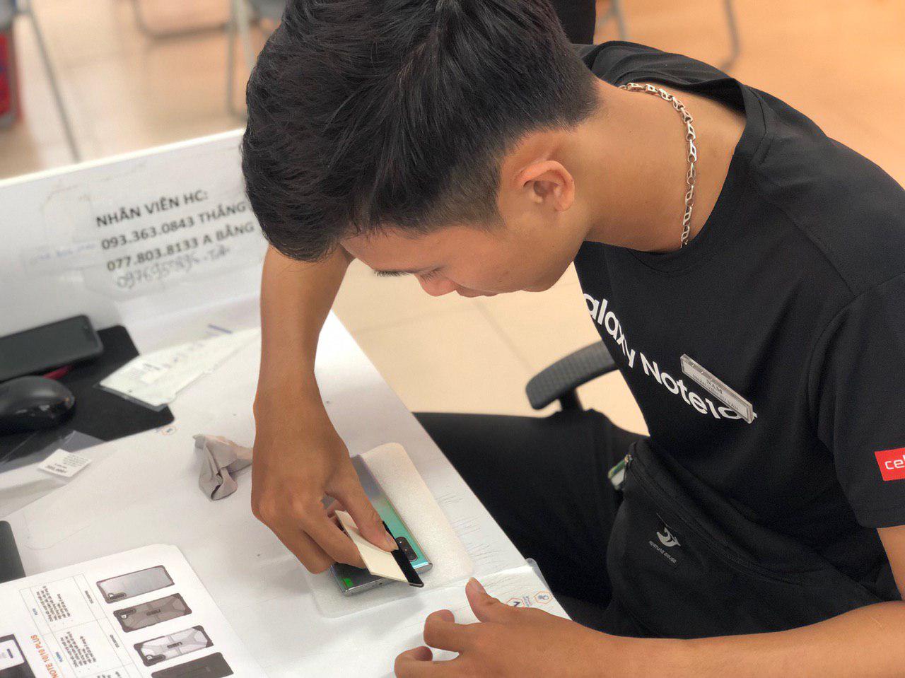 Sforum - Trang thông tin công nghệ mới nhất ppf-galaxy-note-10-5 Vì sao nên dán PPF cho Galaxy Note 10/Note 10+ và dán ở đâu, chi phí bao nhiều thì hợp lý? 