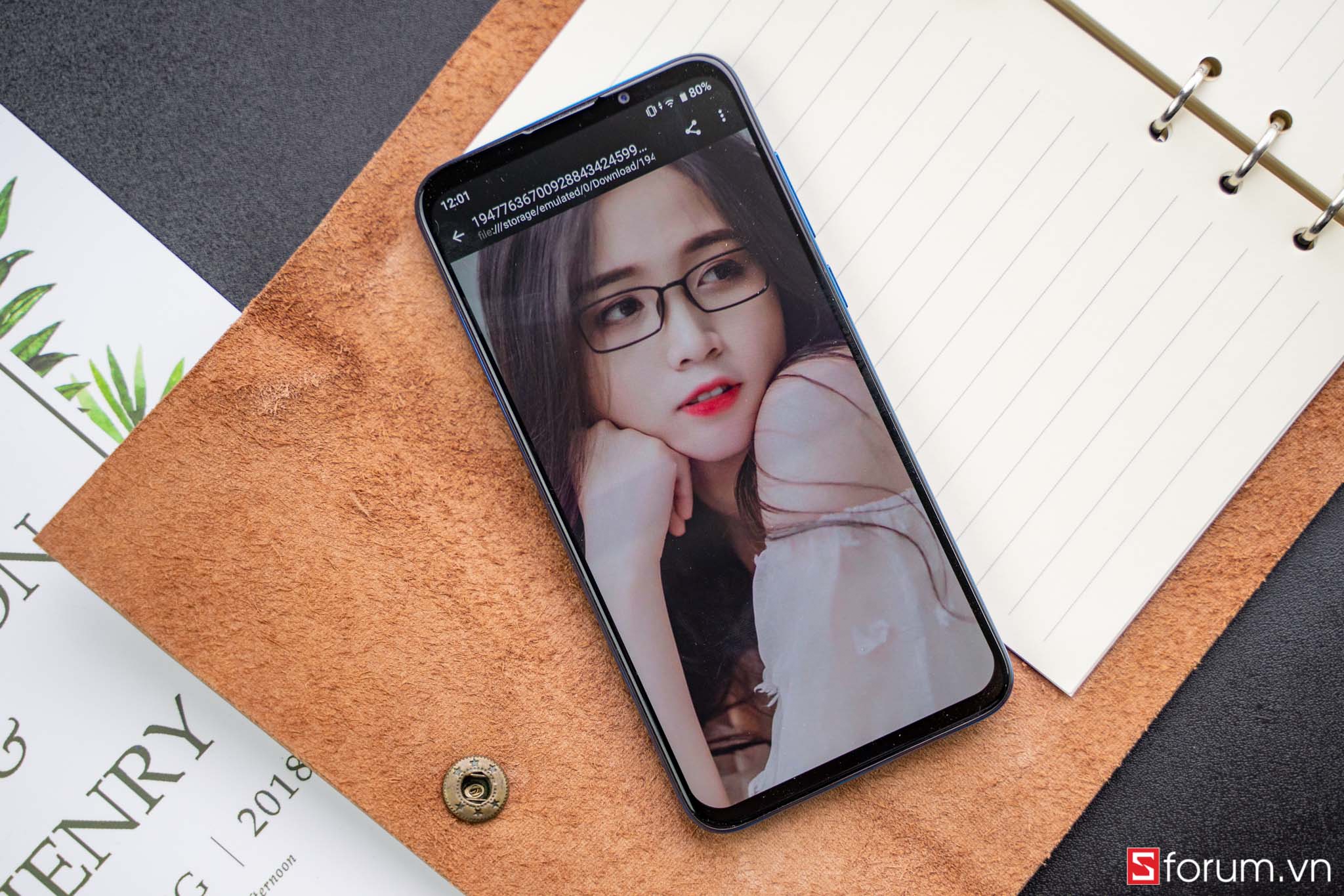 Sforum - Trang thông tin công nghệ mới nhất vsmart-live-21 Trên tay Vsmart Live: Viền màn hình mỏng, Snapdragon 675, RAM 6GB, vân tay trong màn hình,... 