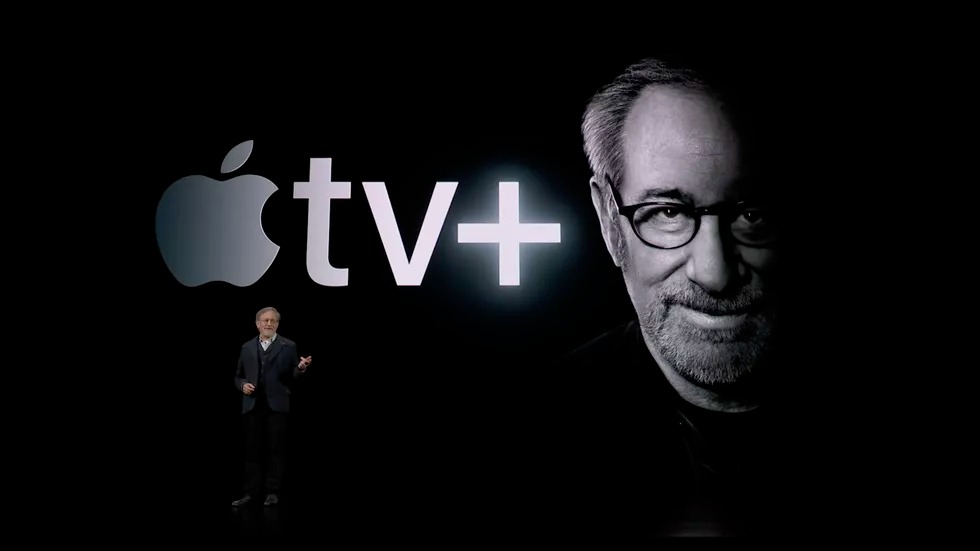 Sforum - Trang thÃ´ng tin cÃ´ng nghá» má»i nháº¥t 02-steven-spielberg-for-apple-tv Quyáº¿t tÃ¢m ÄÃ¡nh báº¡i Netflix, Apple TV+ cÃ³ giÃ¡ chá» báº±ng 1 ná»­a, má» cá»­a vÃ o 1/11 