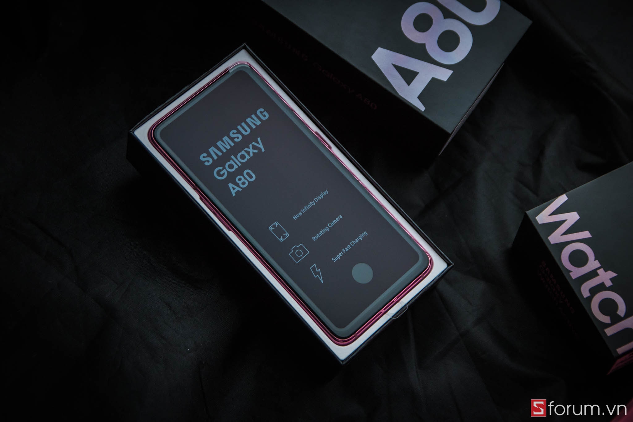 Trên tay Galaxy A80 BLACKPINK