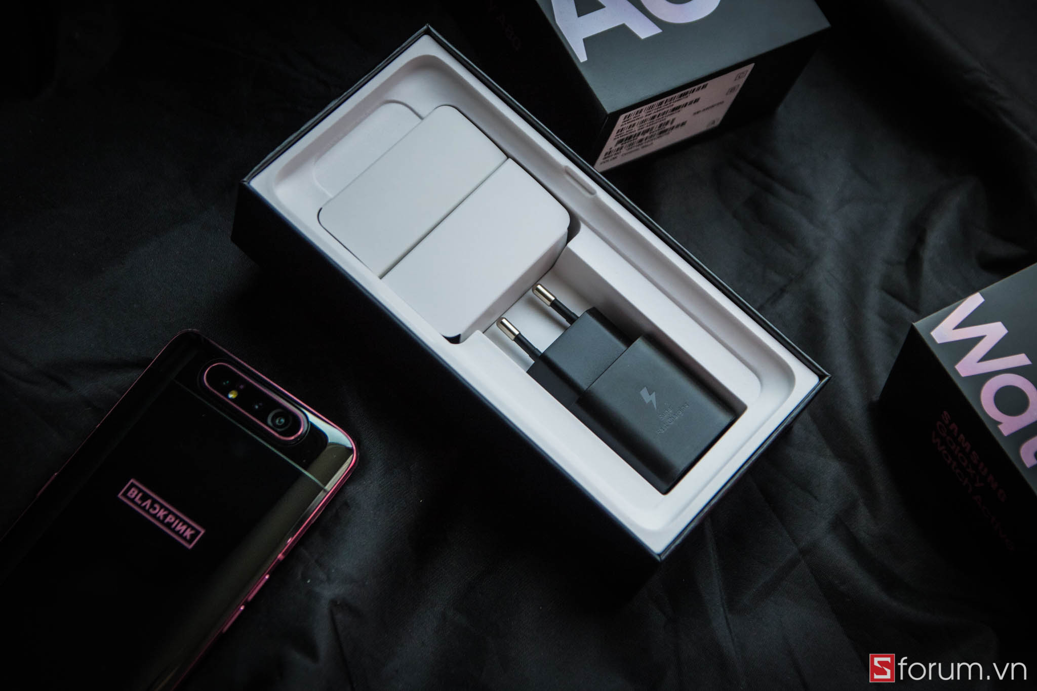 Trên tay Galaxy A80 BLACKPINK