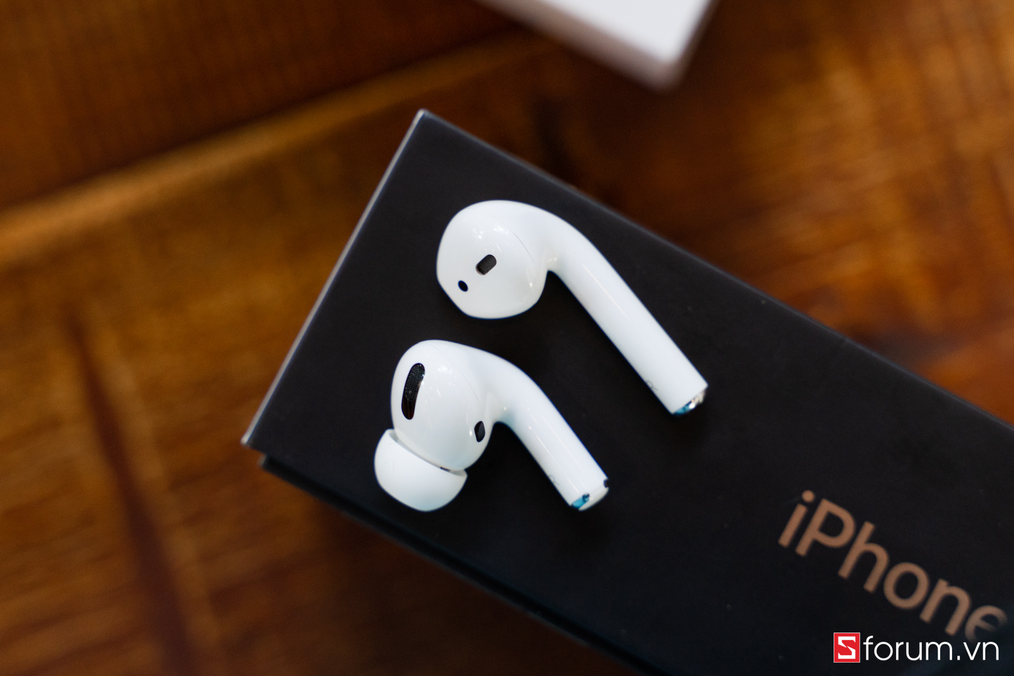 Sforum - Trang thông tin công nghệ mới nhất AirPods-Pro-17 Mở hộp và trên tay AirPods Pro: Thiết kế 