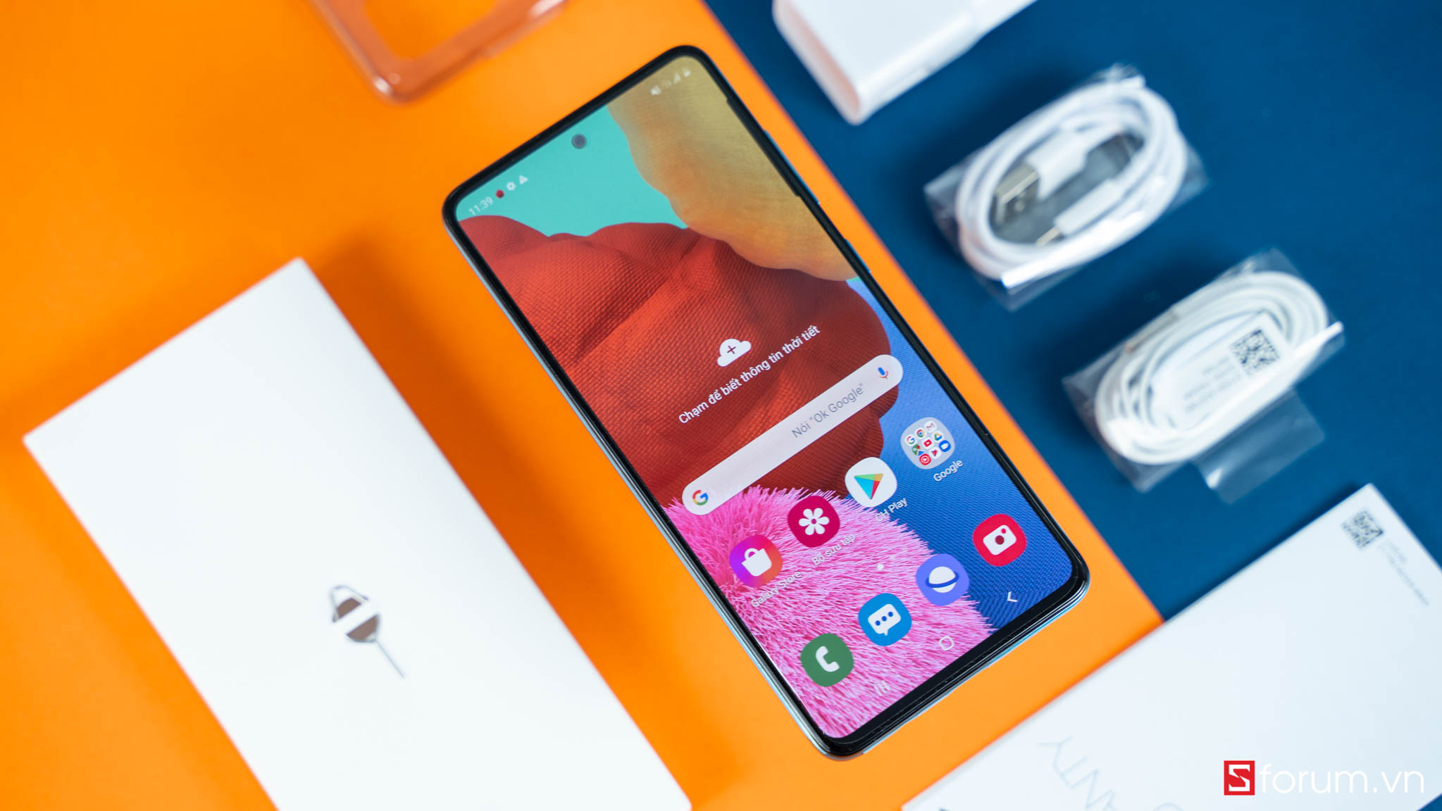 Sforum - Trang thông tin công nghệ mới nhất Galaxy-A51-xanh-9 Mở hộp và trên tay nhanh Galaxy A51 màu xanh: Màn hình Infinity-O, camera macro chuyên dụng, giá hấp dẫn 