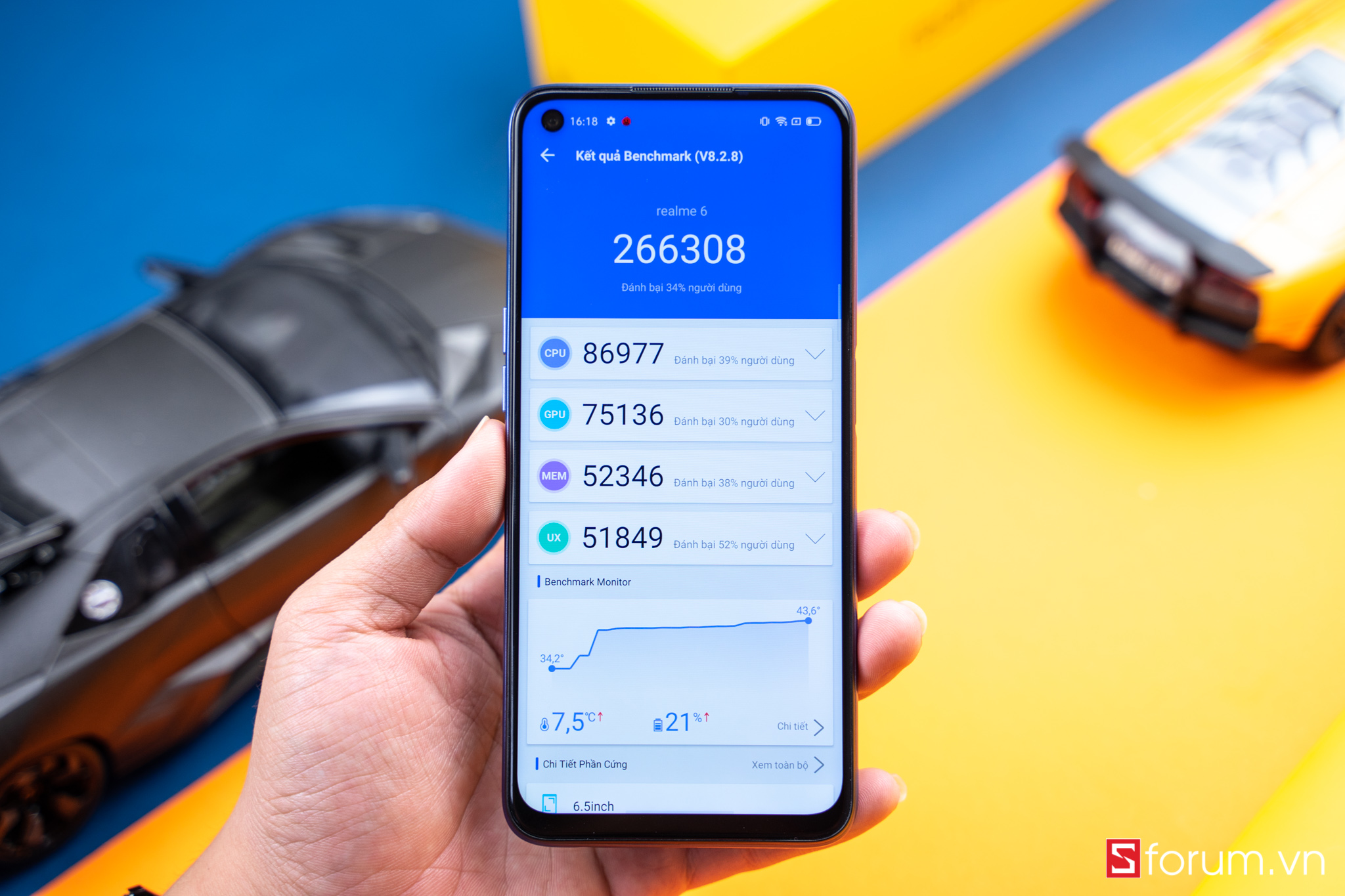 Sforum - Trang thông tin công nghệ mới nhất Realme-6-05769 Mở hộp và trải nghiệm nhanh Realme 6: Màn hình 90Hz, 4 camera 64MP, sạc nhanh 30W 