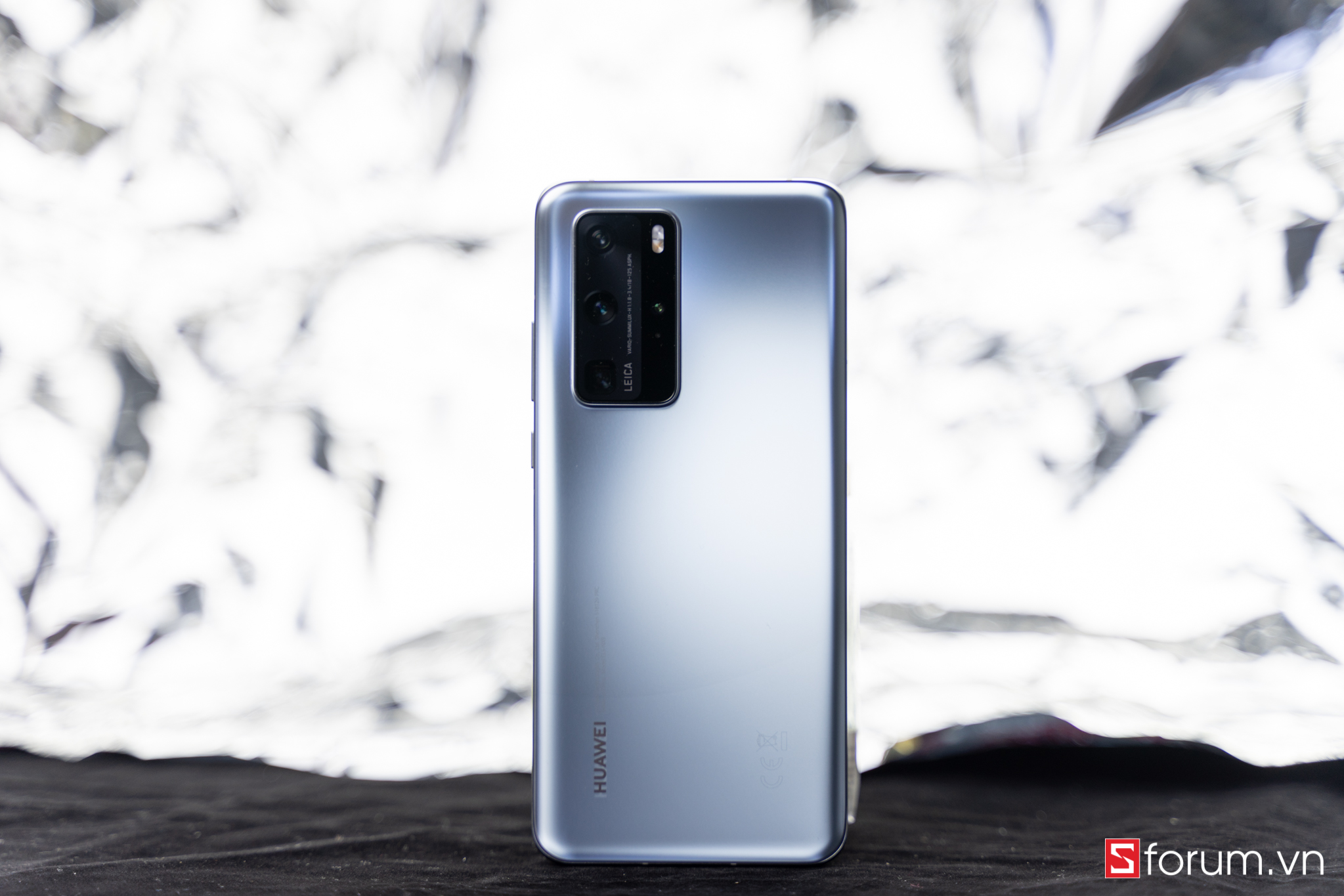 Sforum - Trang thông tin công nghệ mới nhất huawei-p40-p40pro-05933 Mở hộp và trên tay Huawei P40 và P40 Pro tại Việt Nam: Thiết kế sang trọng, cảm giác cầm thoải mái,... 