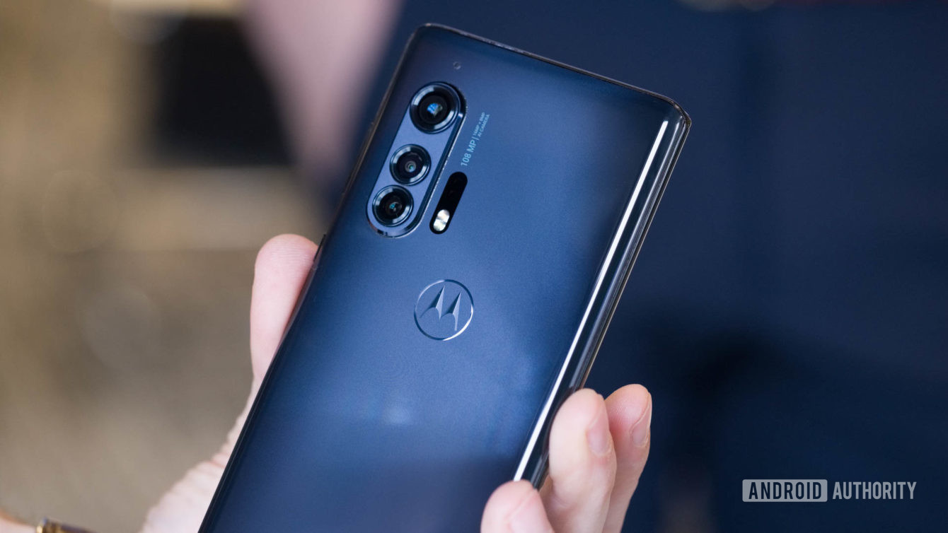 Trên tay Motorola Edge Plus Anh lớn đã trở lại cuộc chơi