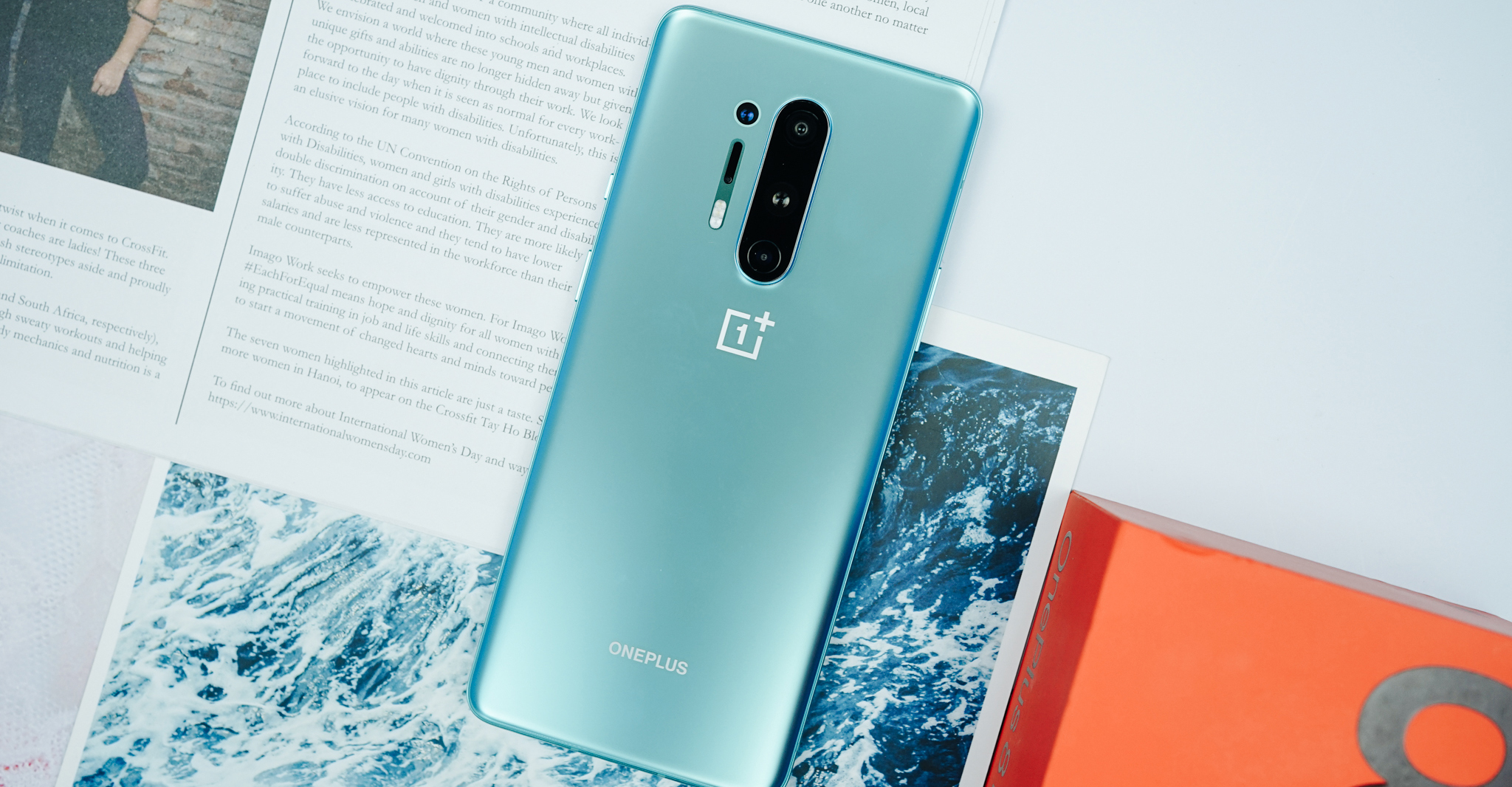 Cận cảnh OnePlus 8 và 8 Pro tại VN: Thiết kế đẹp, sạc nhanh không dây ...