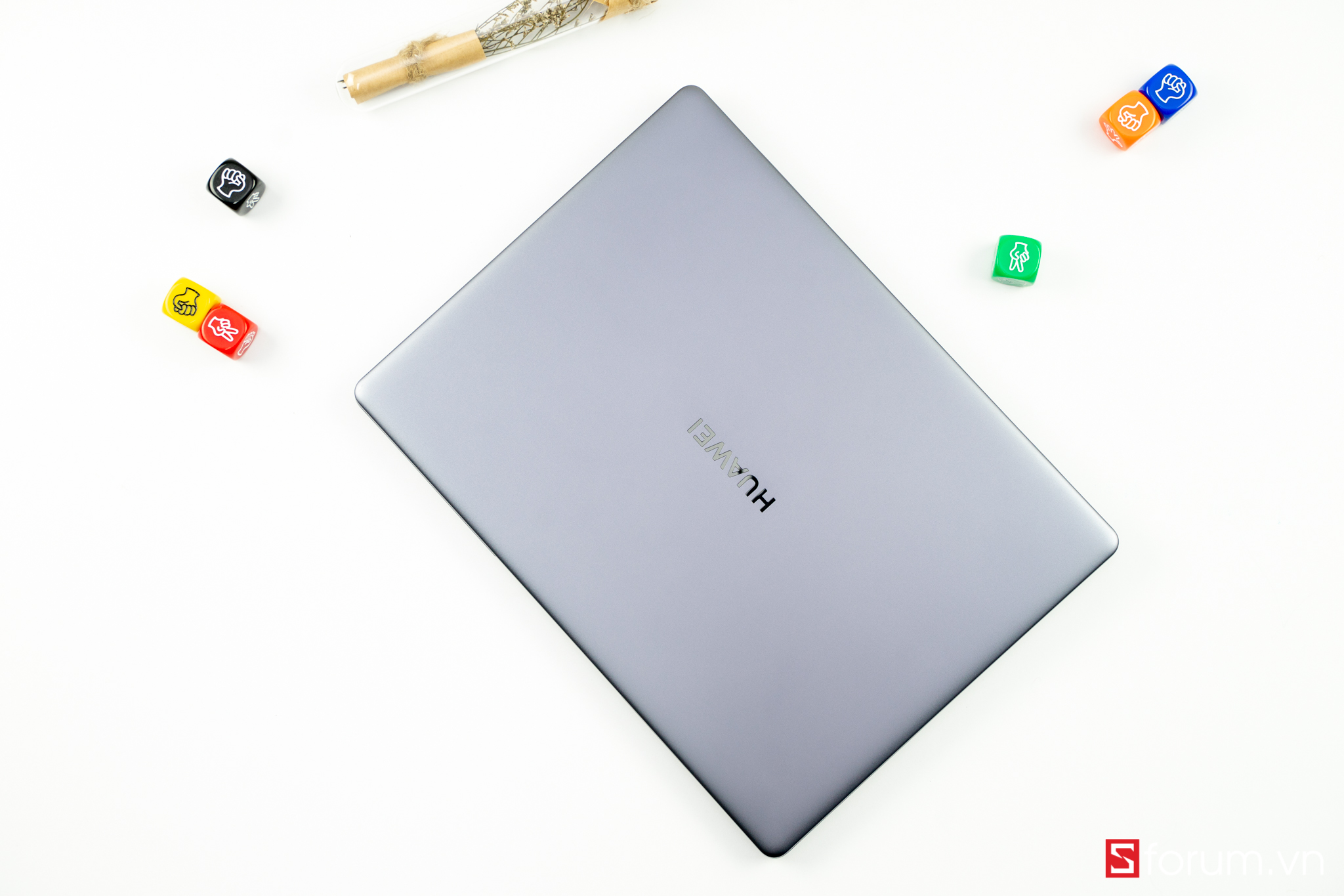 Sforum - Trang thông tin công nghệ mới nhất Huawei-Matebook-13-1 Trên tay Huawei Matebook 13: Đây chính là đối thủ của Macbook Air? 