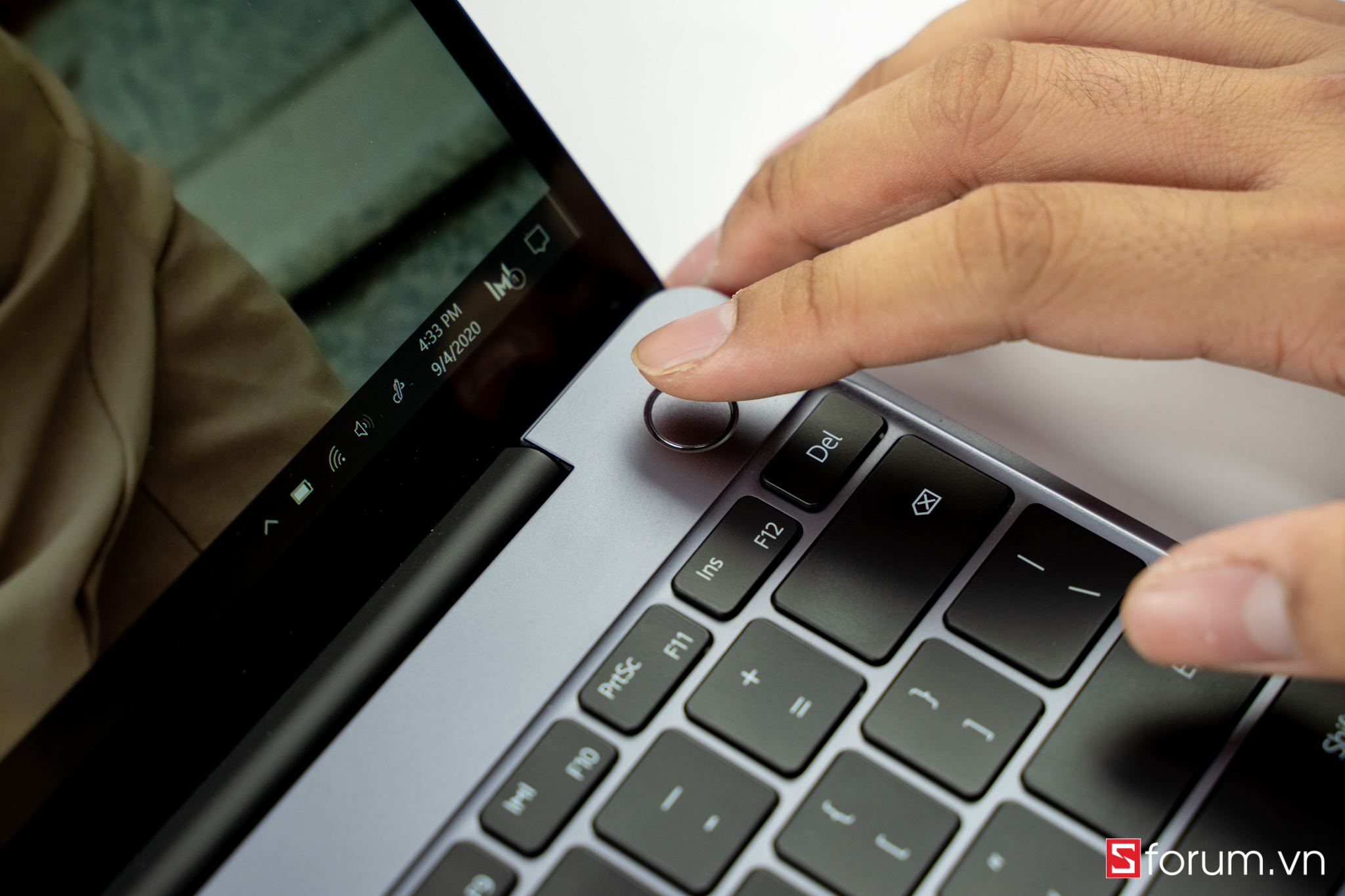 Sforum - Trang thông tin công nghệ mới nhất Huawei-Matebook-13-12 Trên tay Huawei Matebook 13: Đây chính là đối thủ của Macbook Air? 